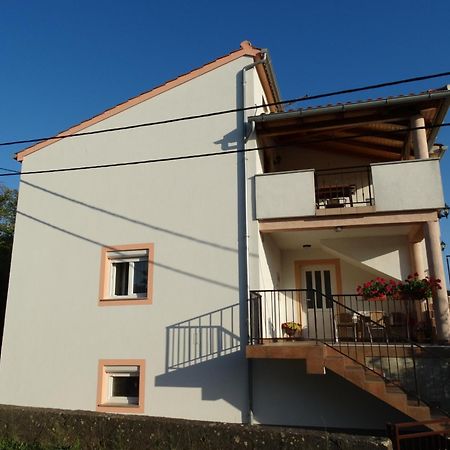 Apartman Petra Vrh  외부 사진