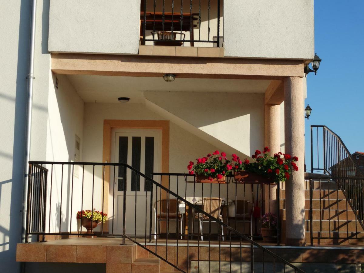Apartman Petra Vrh  외부 사진